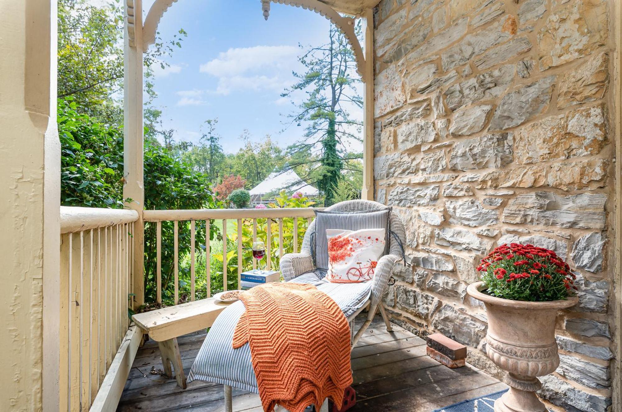 Fallen Tree Farm Bed And Breakfast Carlisle Exterior photo