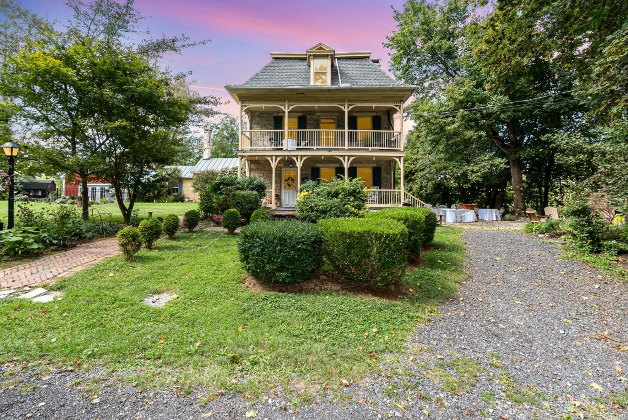 Fallen Tree Farm Bed And Breakfast Carlisle Exterior photo