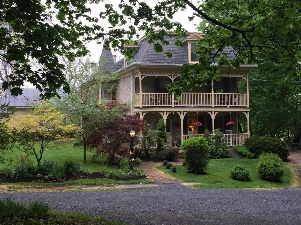 Fallen Tree Farm Bed And Breakfast Carlisle Exterior photo