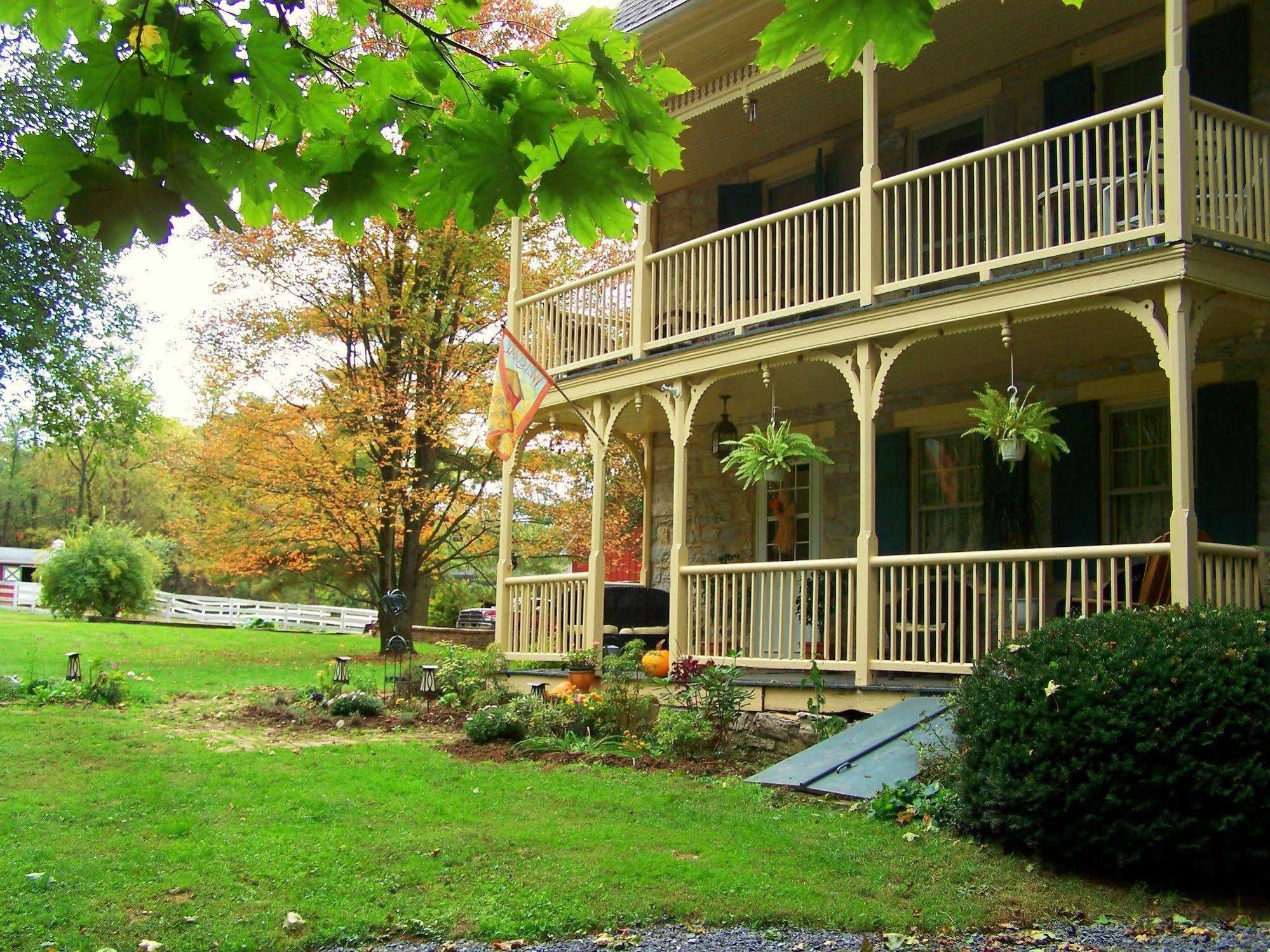 Fallen Tree Farm Bed And Breakfast Carlisle Exterior photo