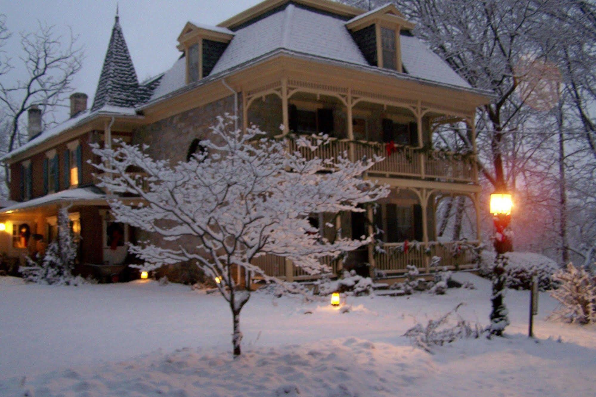 Fallen Tree Farm Bed And Breakfast Carlisle Exterior photo