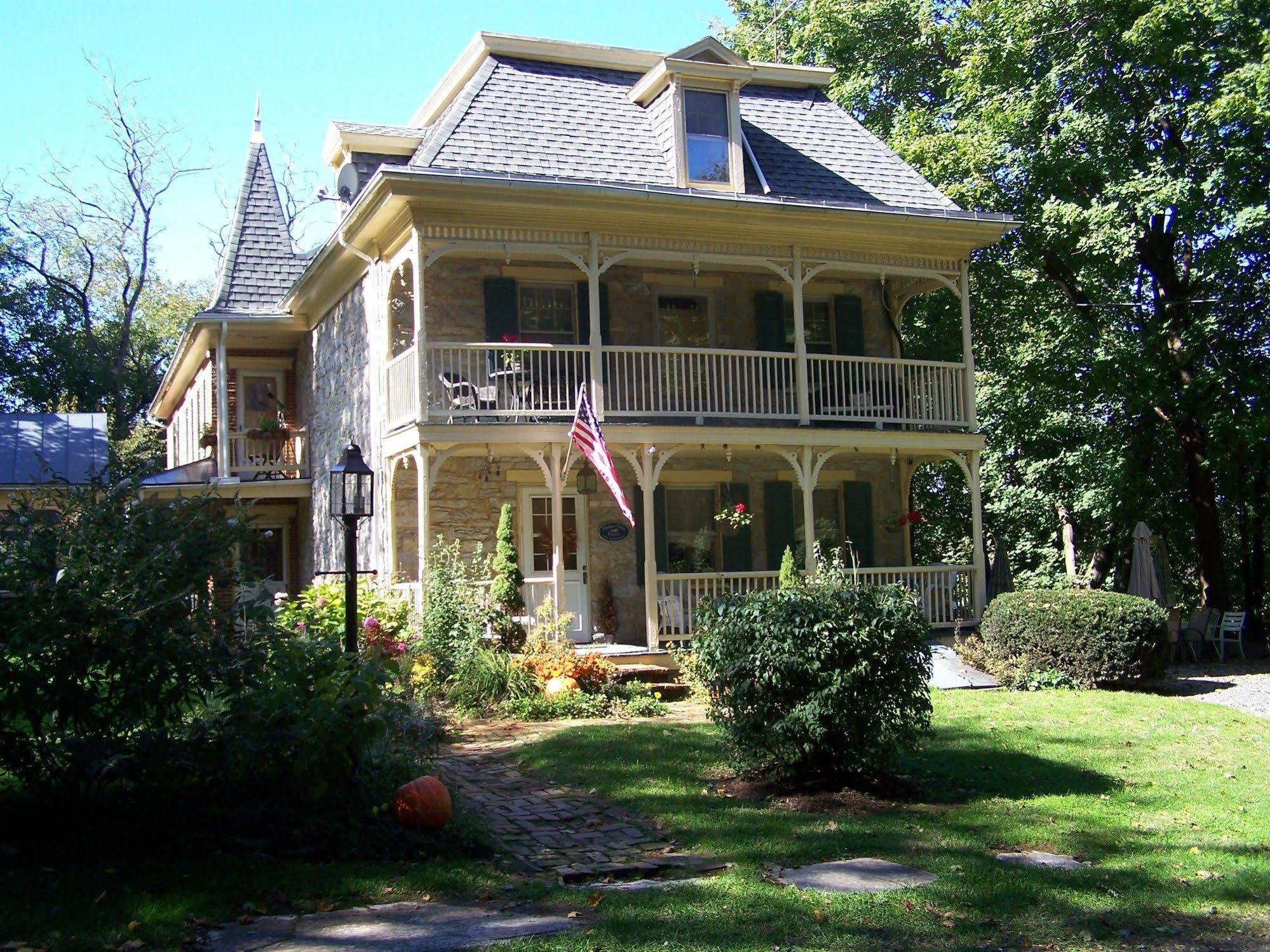 Fallen Tree Farm Bed And Breakfast Carlisle Exterior photo